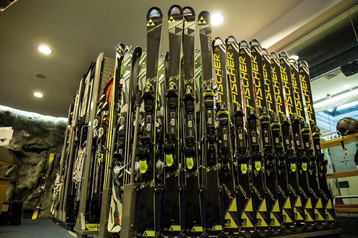 VERLEIH Ski im Verleih